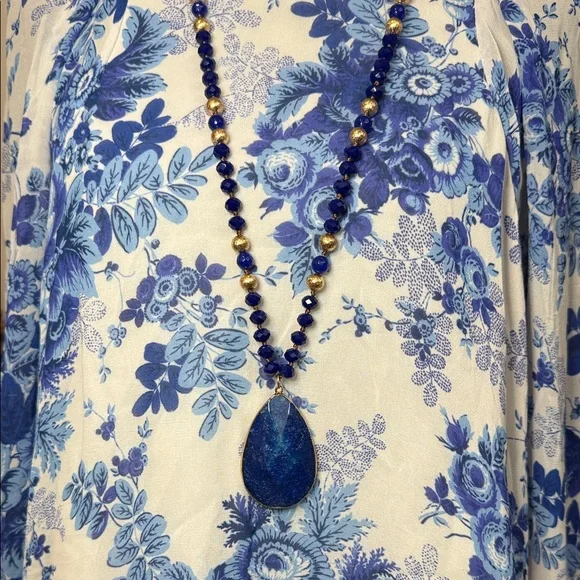Elegant Blue and Gold Necklace - Picture 1 of 3